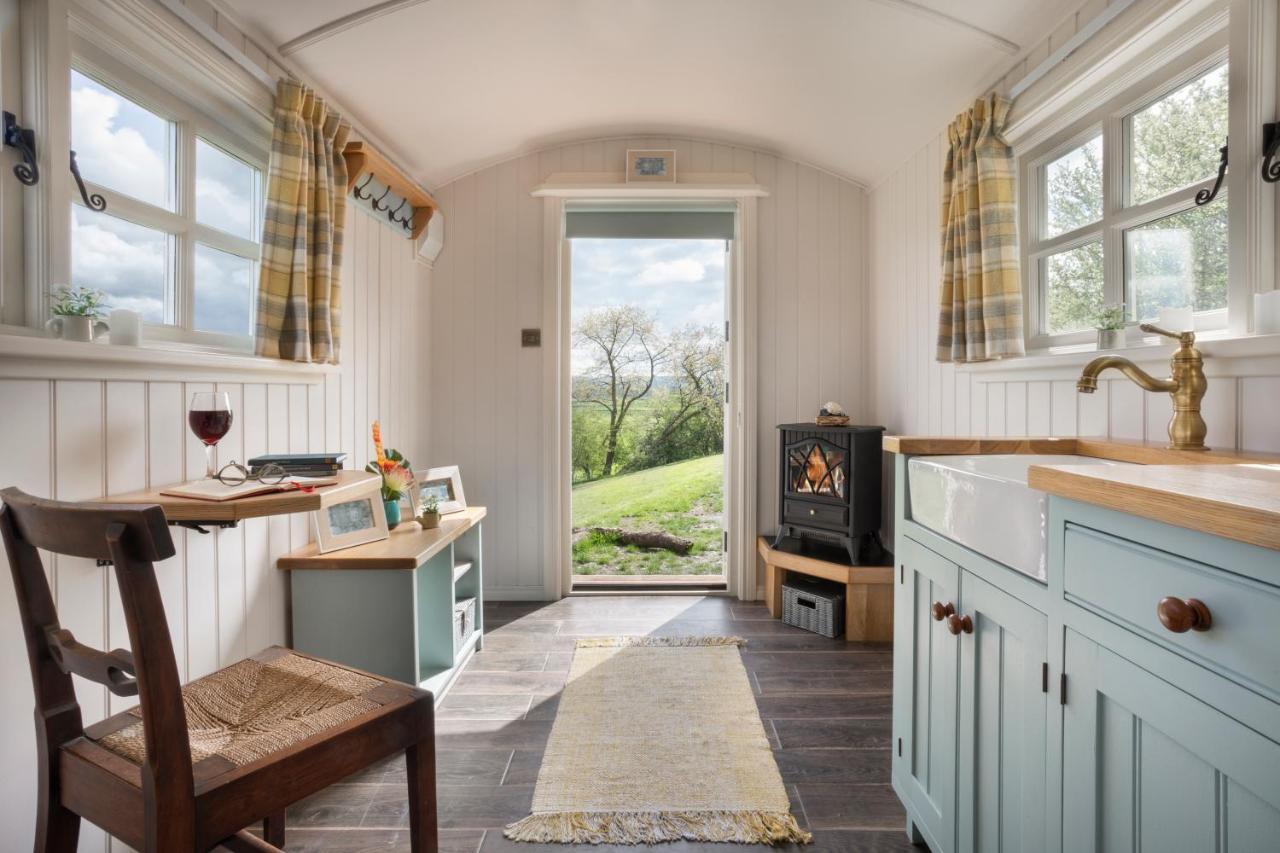The Heron Shepherds Hut At Lyth Valley Brigsteer Экстерьер фото